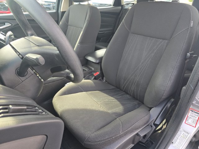 Used 2016 Ford Focus SE FWD image 19