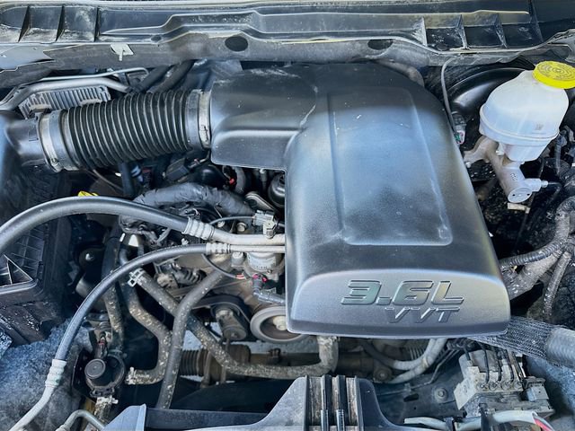 Used 2024 RAM 1500 Classic SLT image 27