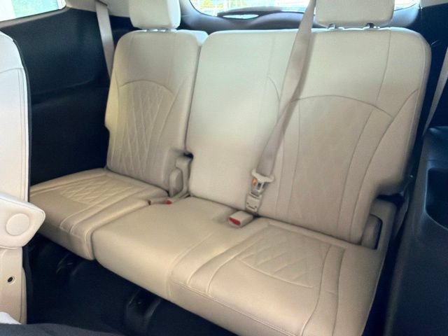 Used 2022 Buick Enclave Avenir w/ Avenir Technology Package FWD image 16