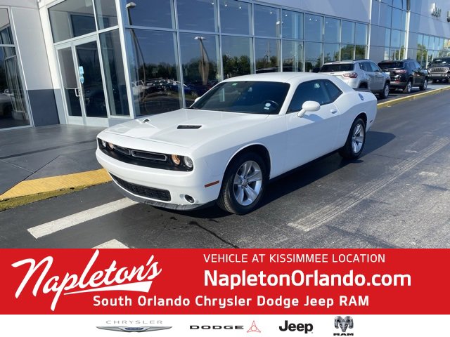 Used 2023 Dodge Challenger SXT image 1