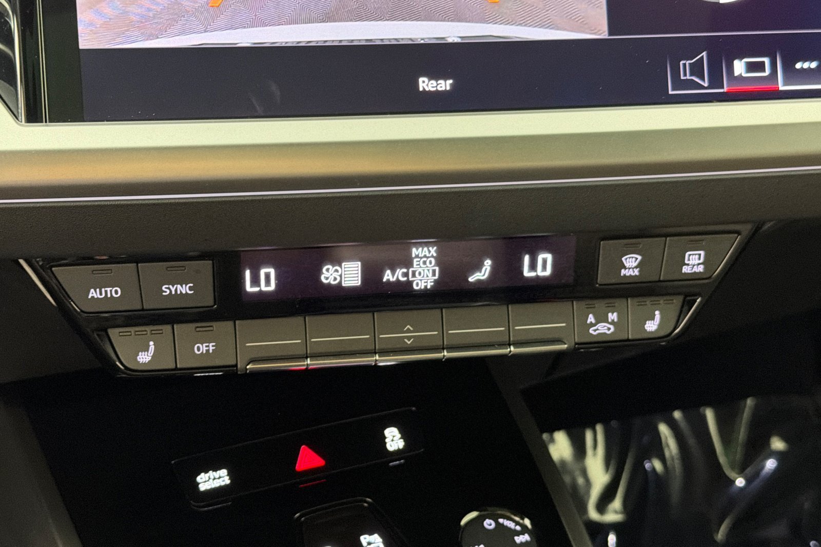Used 2024 Audi Q4 e-tron Premium AWD/4WD image 19