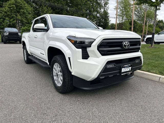 Used 2025 Toyota Tacoma SR5 w/ SR5 Upgrade Package AWD/4WD image 2