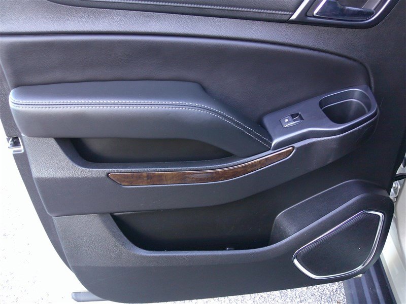 Used 2017 Chevrolet Suburban LT w/ Luxury Package image 17