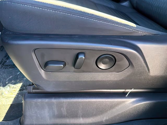 Used 2023 Chevrolet Silverado 1500 LT image 16