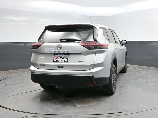 Used 2025 Nissan Rogue SV AWD/4WD image 9
