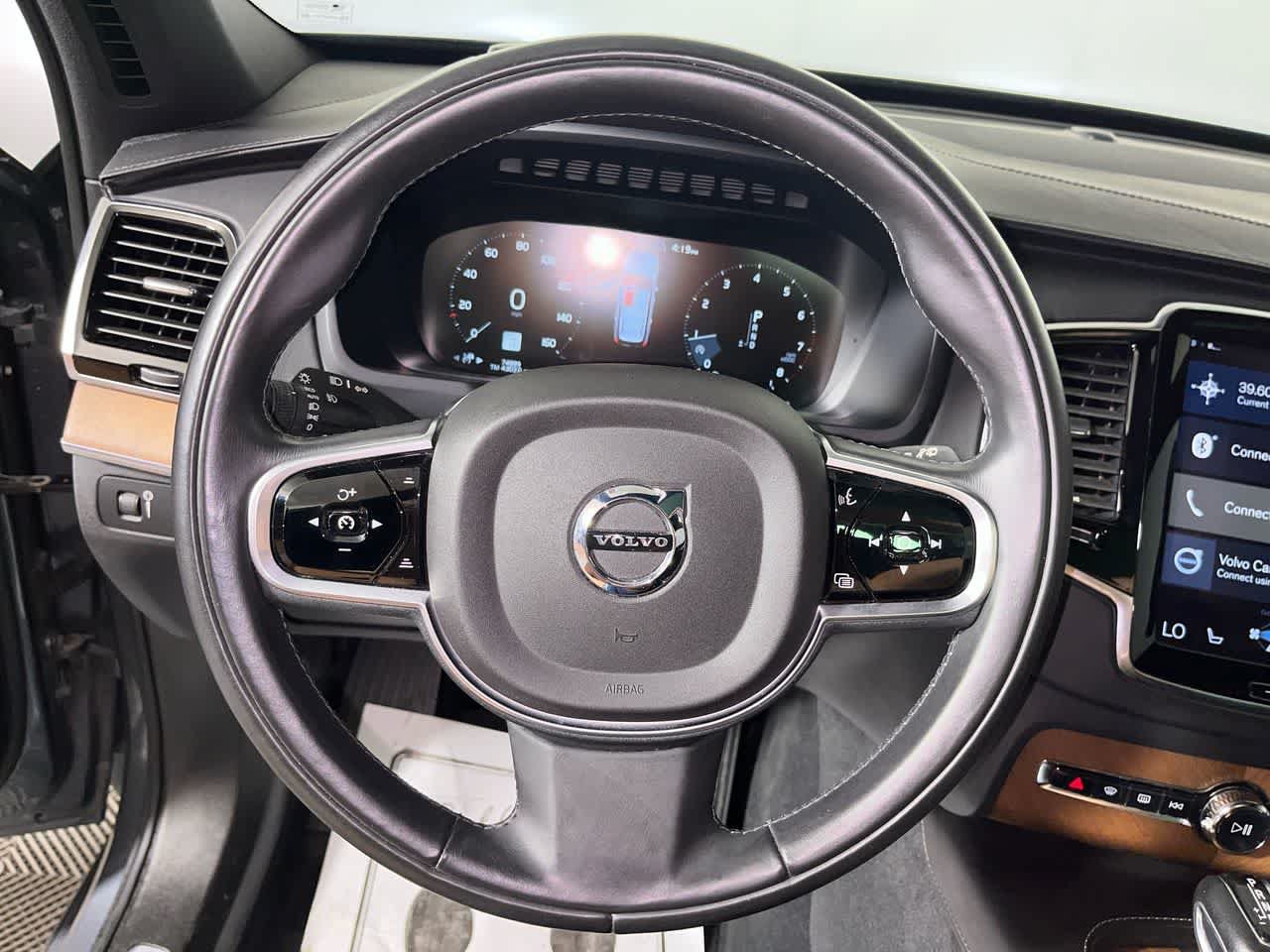 Used 2016 Volvo XC90 T6 Inscription w/ Protection Package Plus AWD/4WD image 16
