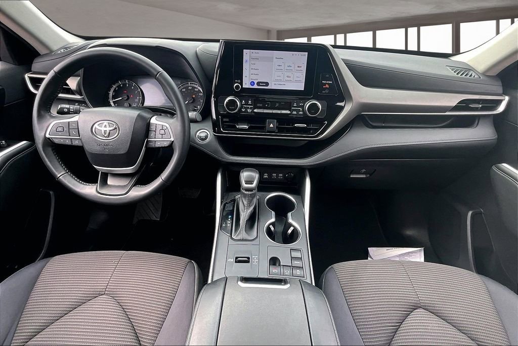 Used 2023 Toyota Highlander L image 7