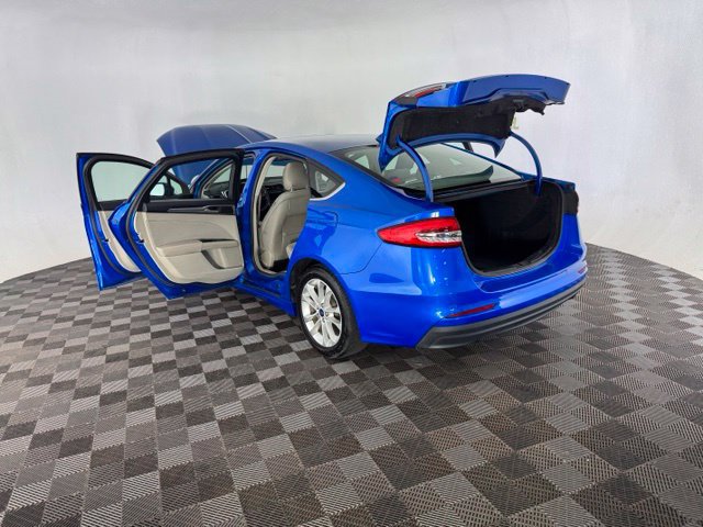 Used 2019 Ford Fusion SE FWD image 15