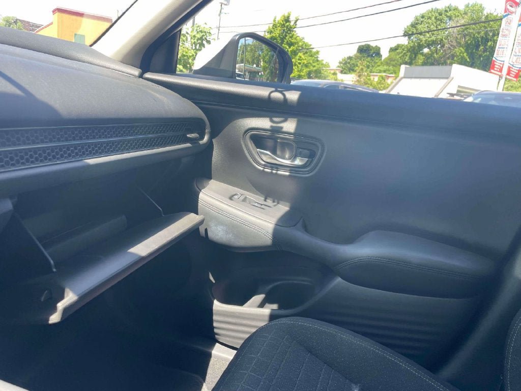 Used 2023 Honda HR-V LX image 33