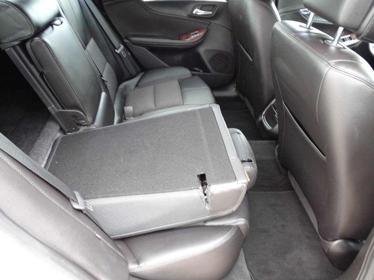 Used 2014 Chevrolet Impala LT FWD image 31