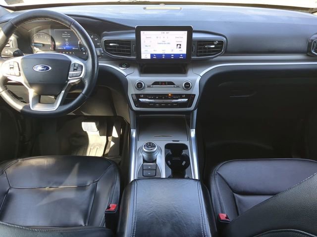 Used 2021 Ford Explorer XLT w/ Equipment Group 202A AWD/4WD image 14