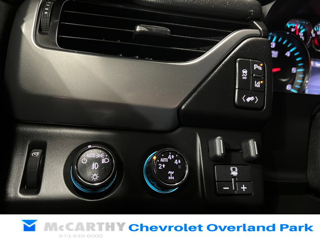 Used 2015 Chevrolet Tahoe LTZ AWD/4WD image 17
