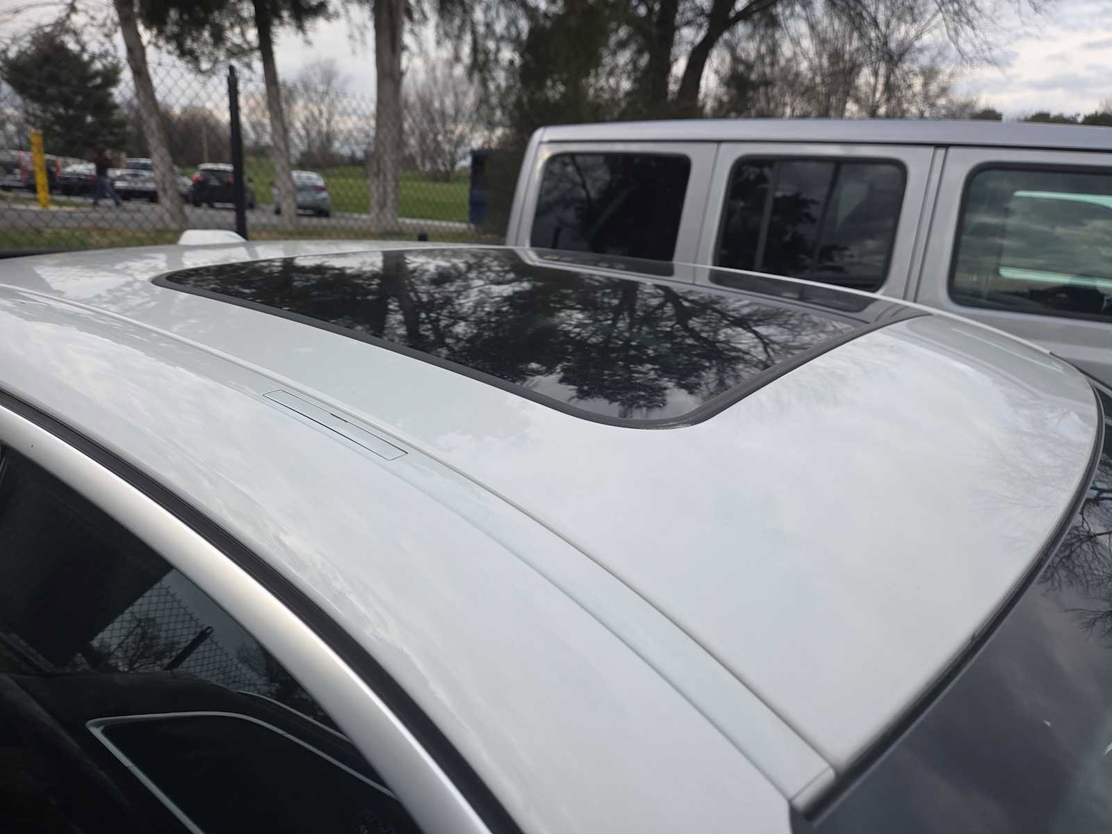 Used 2025 BMW 330i xDrive Sedan image 2