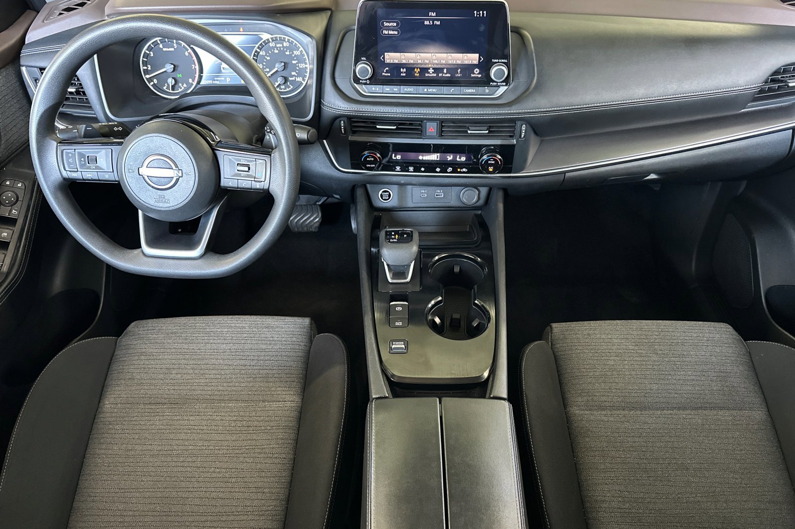 Used 2023 Nissan Rogue SV image 13