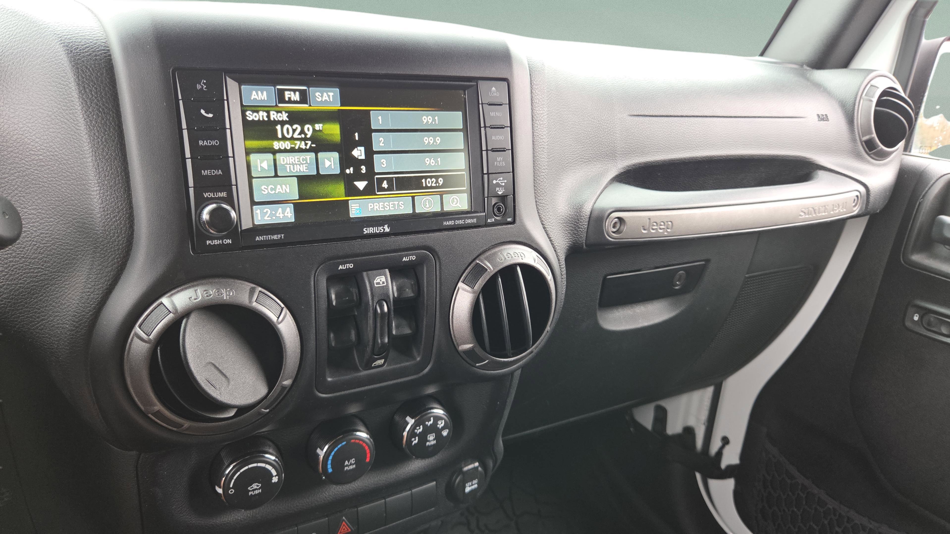 Used 2015 Jeep Wrangler Unlimited Sport image 24