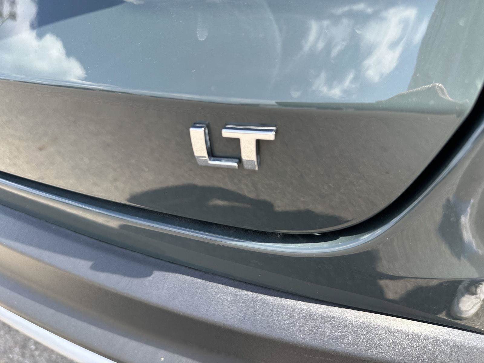 Used 2025 Chevrolet Trax LT FWD image 8
