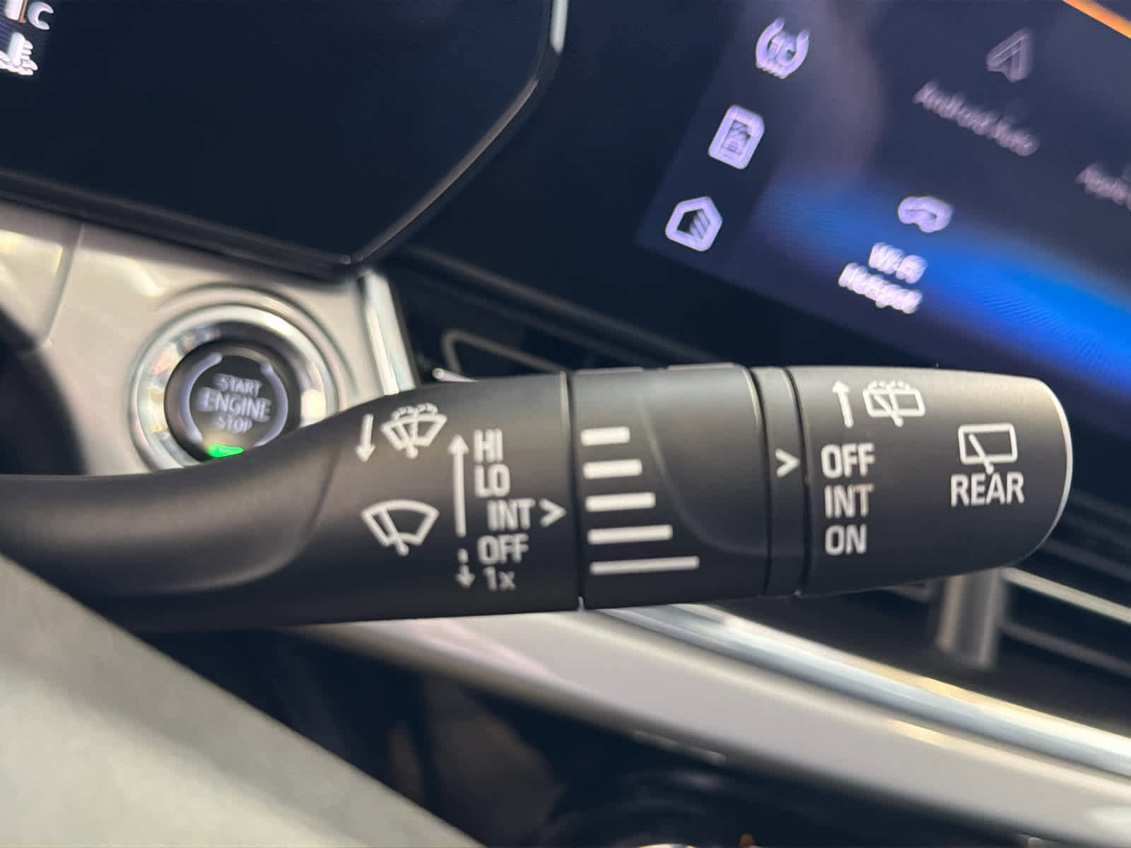 Used 2024 Chevrolet Trax LT image 39