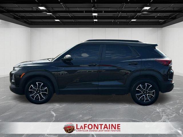 Used 2021 Chevrolet TrailBlazer ACTIV w/ Convenience Package FWD image 2