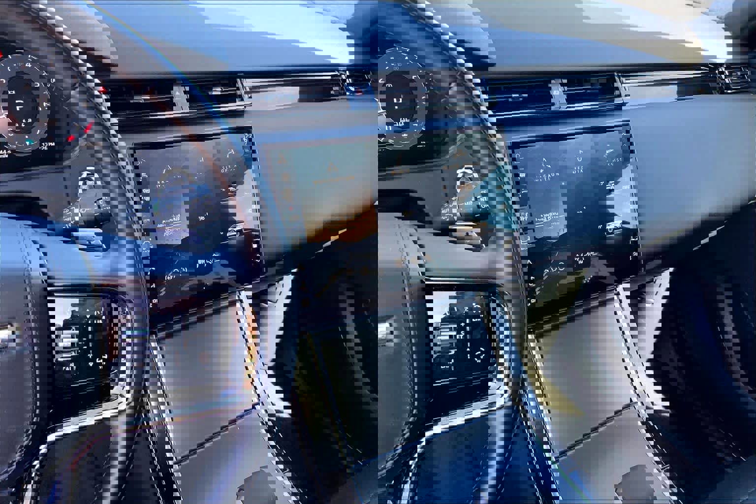 Certified 2025 Land Rover Range Rover Velar Dynamic SE image 6