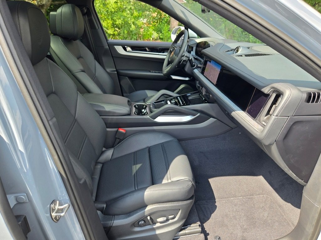 New 2025 Porsche Cayenne S image 37