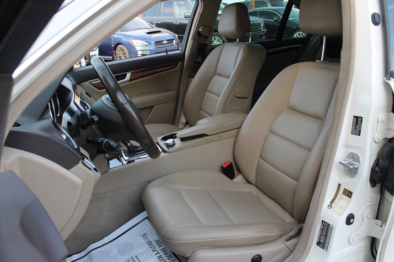 Used 2012 Mercedes-Benz C 250 Sedan image 21