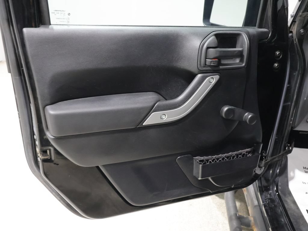Used 2015 Jeep Wrangler Unlimited Sport AWD/4WD image 13