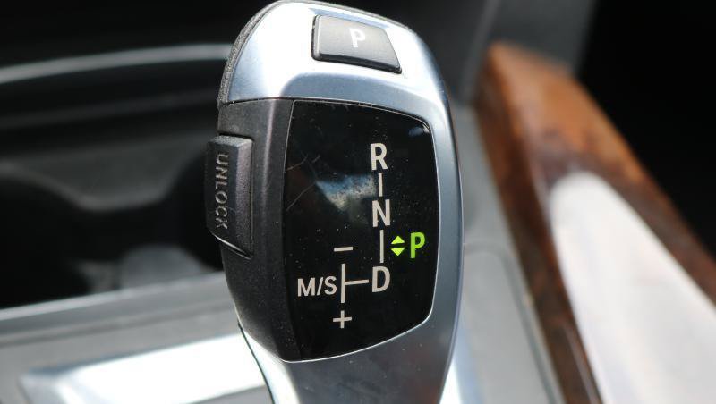 Used 2017 BMW 330e RWD image 12