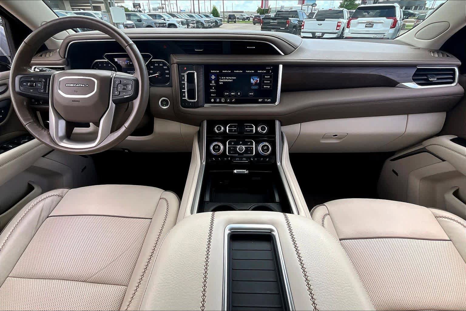 Used 2021 GMC Yukon XL Denali w/ Denali Premium Package RWD image 16