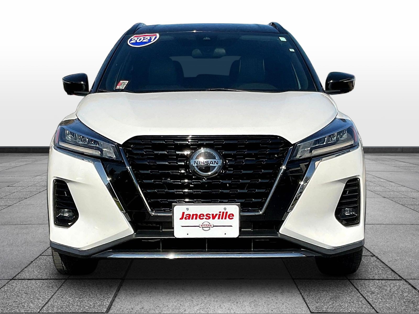 Certified 2021 Nissan Kicks SR w/ SR Premium Package FWD image 2