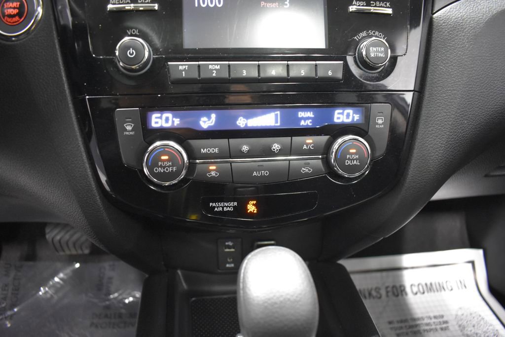 Used 2016 Nissan Rogue SV w/ SV Moonroof Package AWD/4WD image 21
