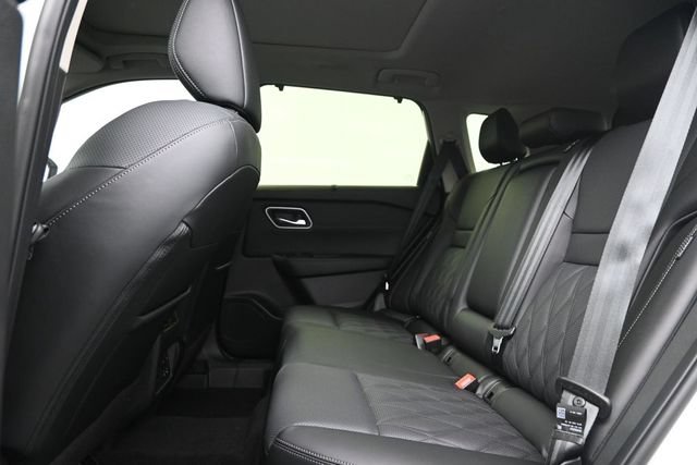 New 2026 Nissan Rogue Platinum w/ Tech Package AWD/4WD image 11