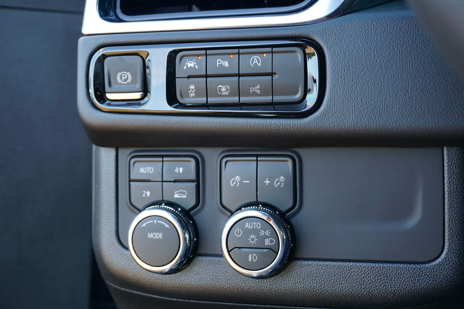 New 2027 GMC Yukon Elevation w/ Technology Package AWD/4WD image 22