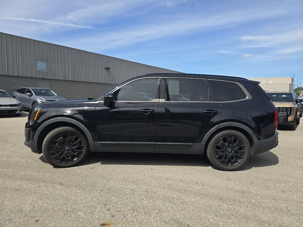 Used 2022 Kia Telluride SX w/ Nightfall Edition Package AWD/4WD image 15