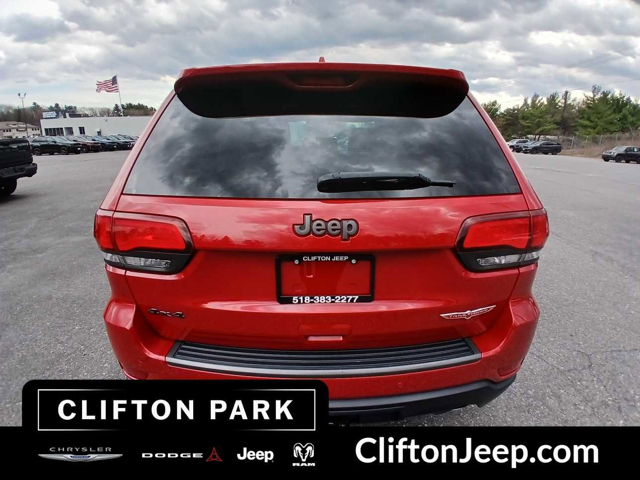 Used 2019 Jeep Grand Cherokee Trailhawk w/ Trailhawk Luxury Group AWD/4WD image 4