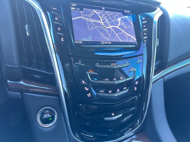Used 2020 Cadillac Escalade Luxury AWD/4WD image 24