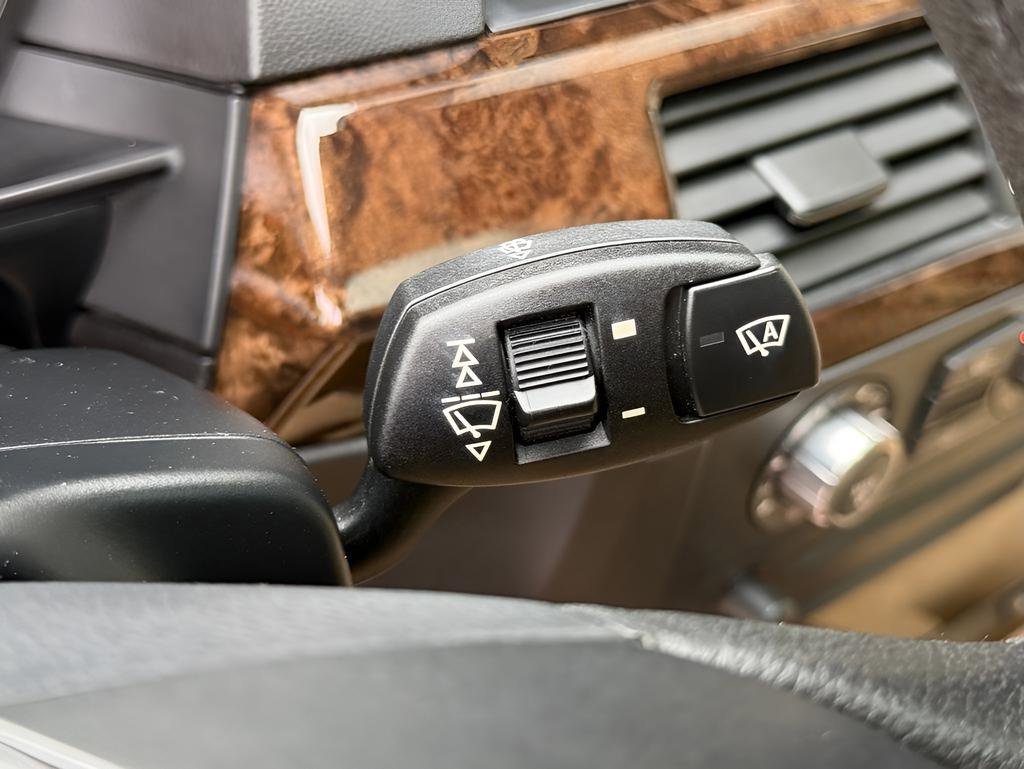 Used 2005 BMW 545i Sedan image 41