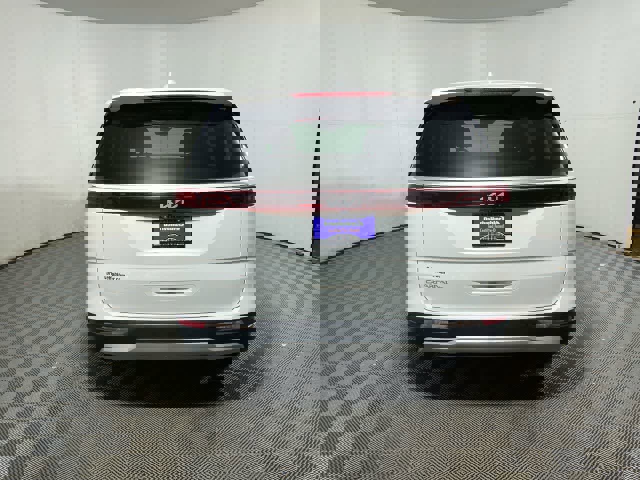 Used 2024 Kia Carnival LX image 13