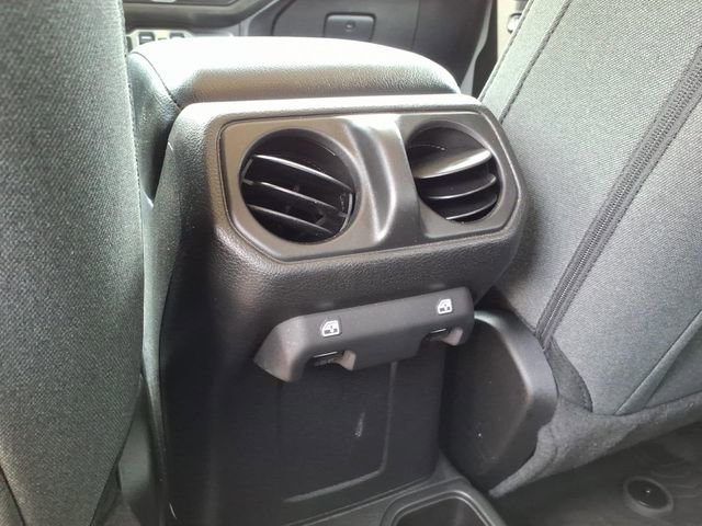 Used 2024 Jeep Gladiator Sport AWD/4WD image 16