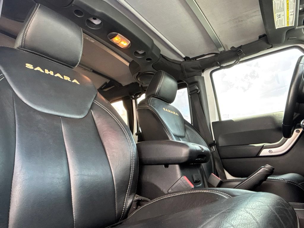 Used 2013 Jeep Wrangler Unlimited Sahara w/ Connectivity Group AWD/4WD image 19
