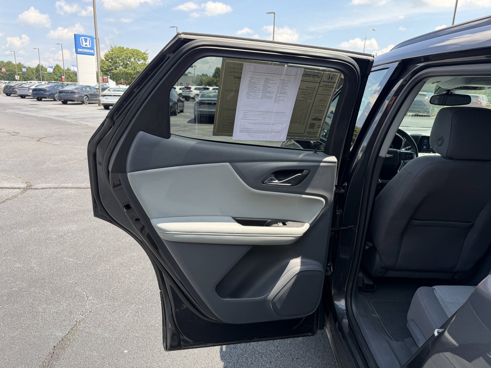 Used 2022 Chevrolet Blazer LT FWD image 11