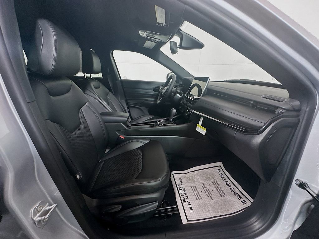 New 2026 Jeep Compass Latitude image 22