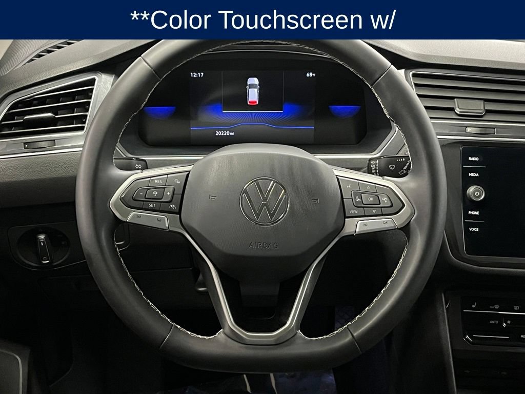 Used 2023 Volkswagen Tiguan SE w/ Panoramic Sunroof Package FWD image 9