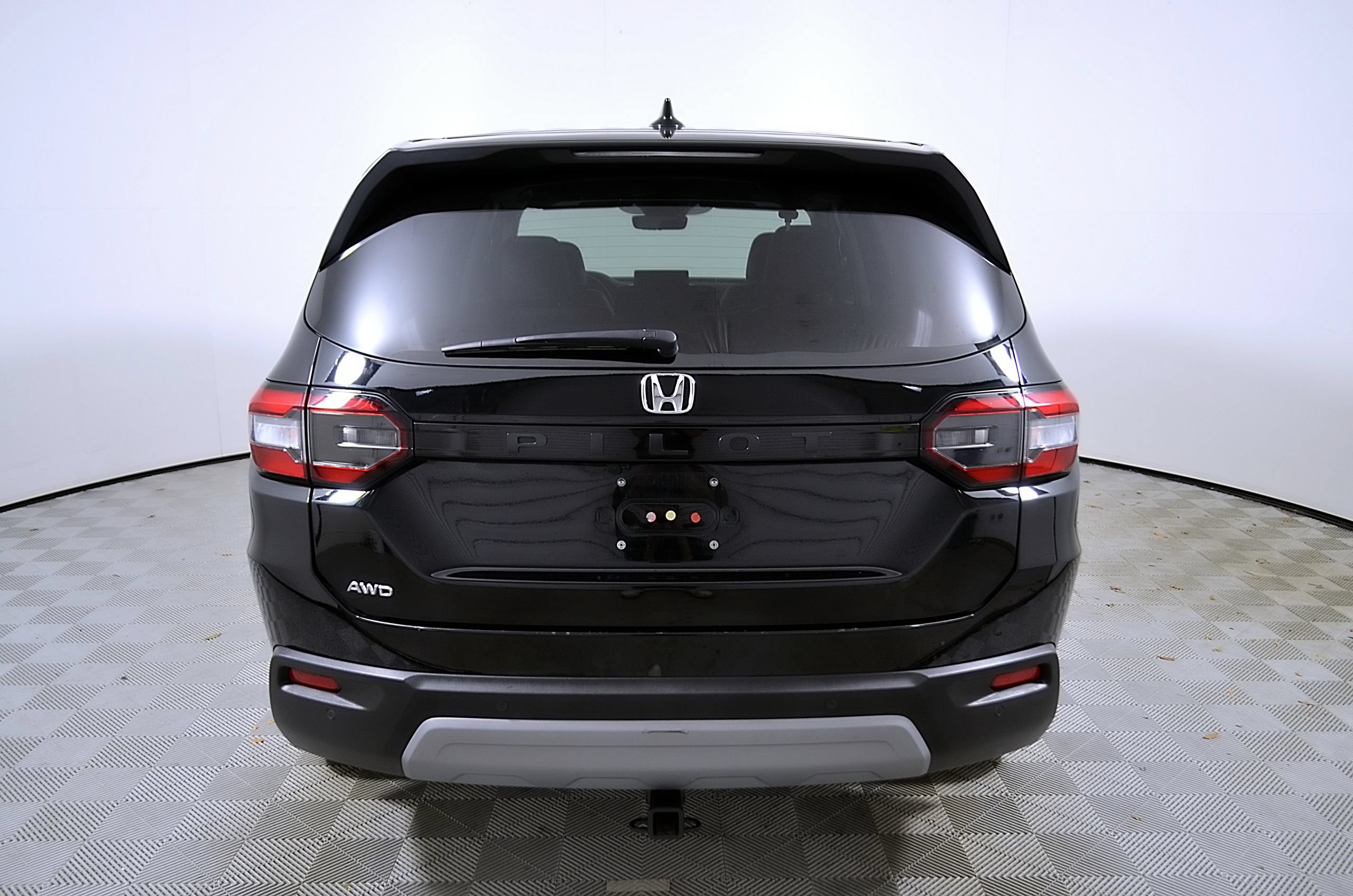 Used 2025 Honda Pilot EX-L image 9