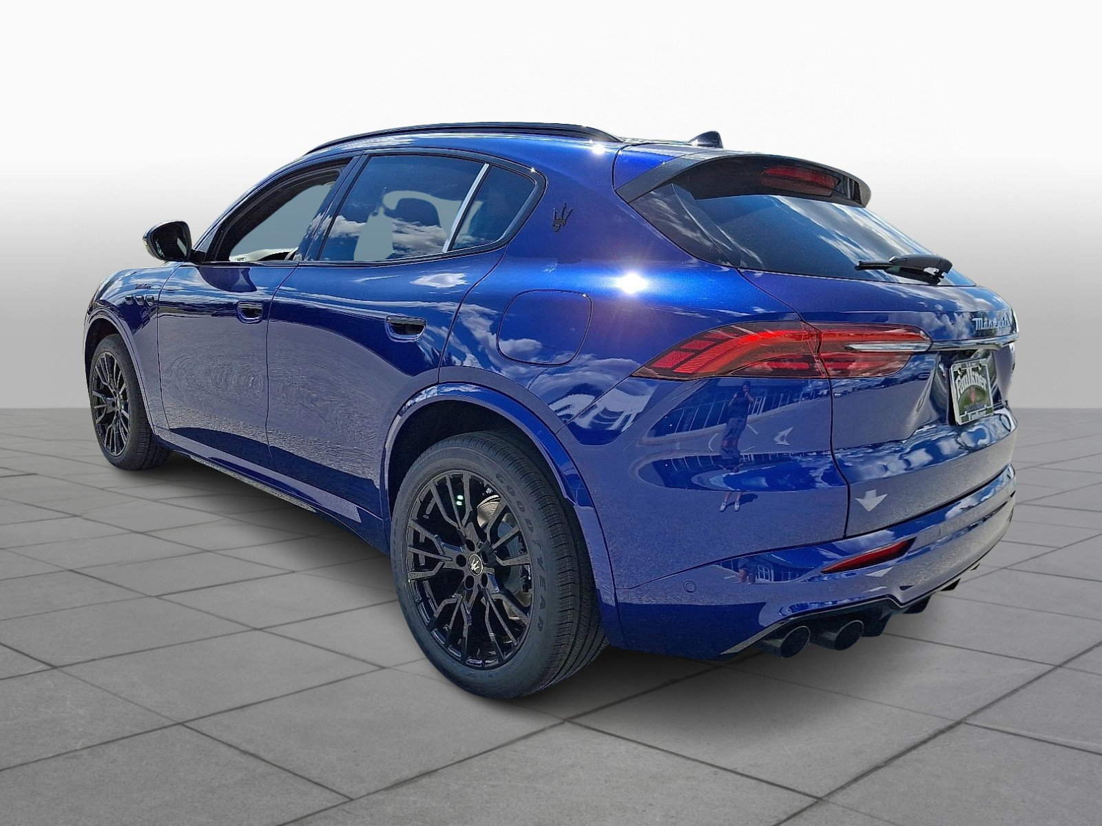 New 2025 Maserati Grecale Modena image 3