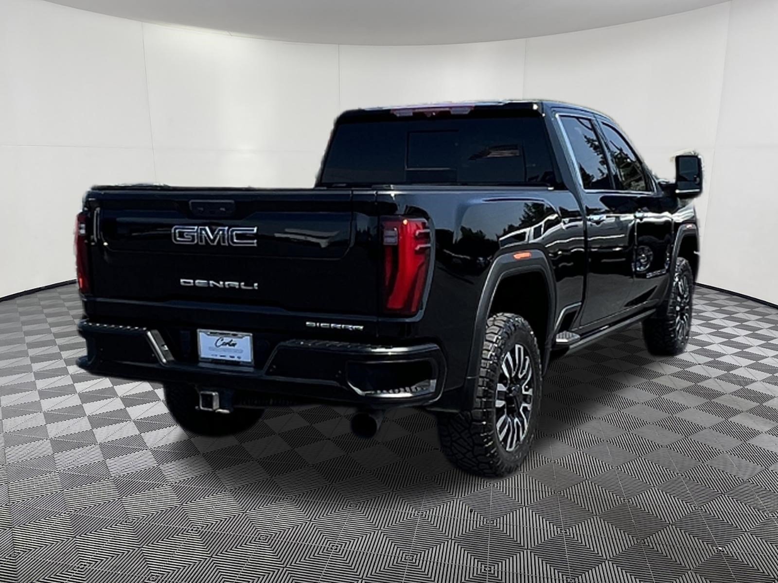 Used 2024 GMC Sierra 2500 Denali Ultimate w/ Max Trailering Package AWD/4WD image 6