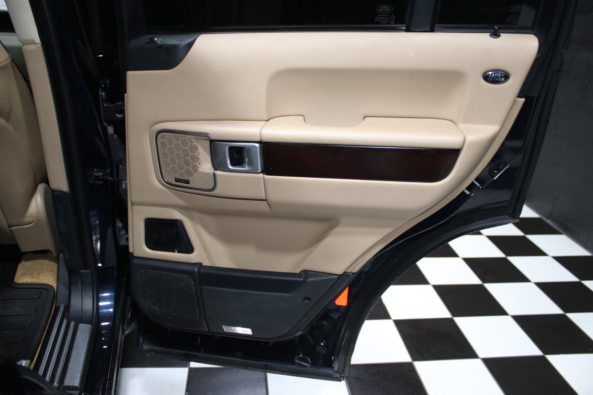 Used 2007 Land Rover Range Rover HSE image 29