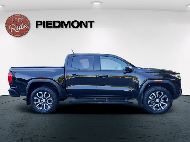 Used 2024 GMC Canyon AT4 w/ Technology Package AWD/4WD image 4