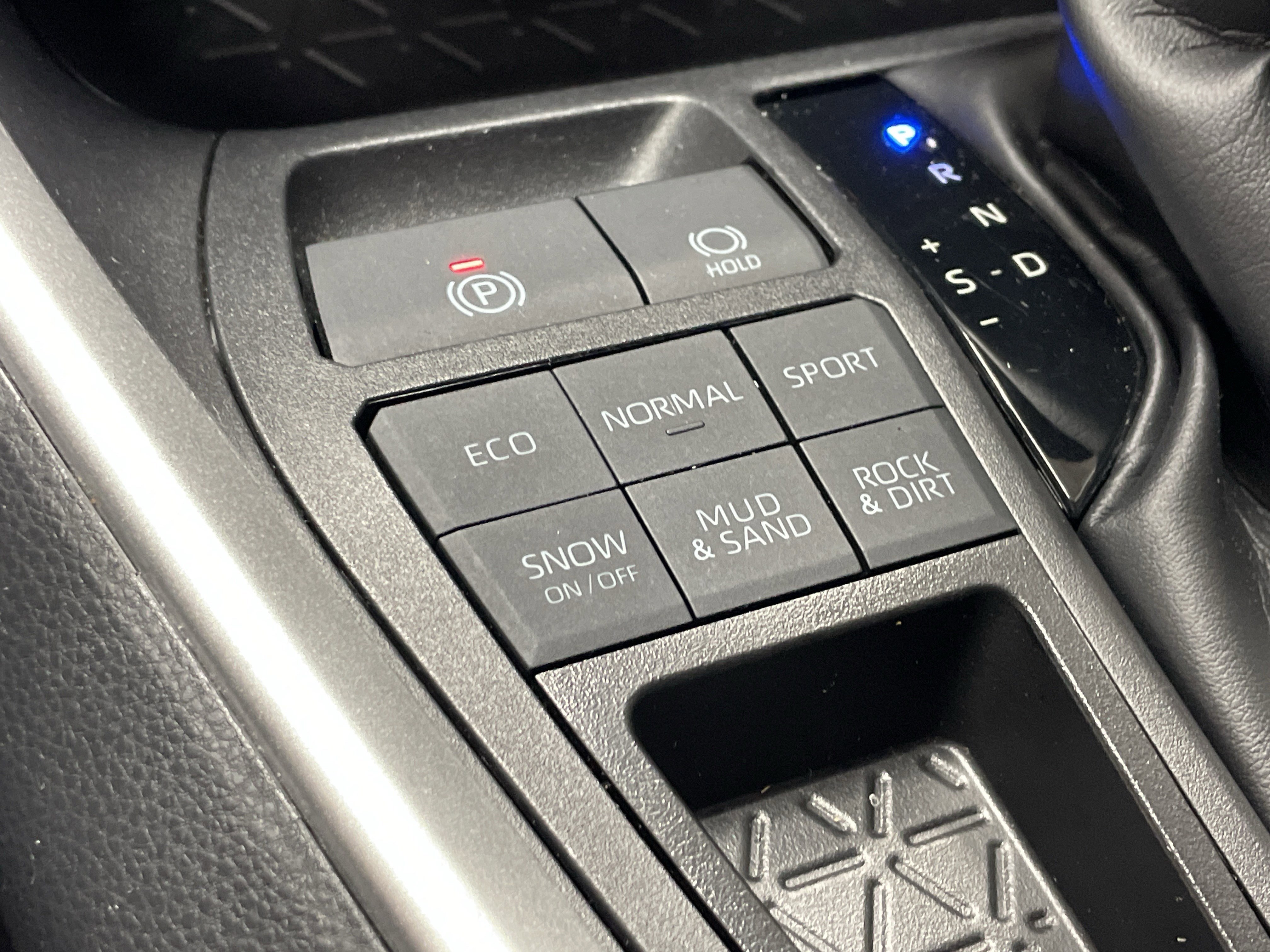 Certified 2024 Toyota RAV4 LE image 28