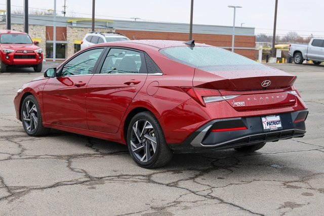 Used 2024 Hyundai Elantra Limited image 5