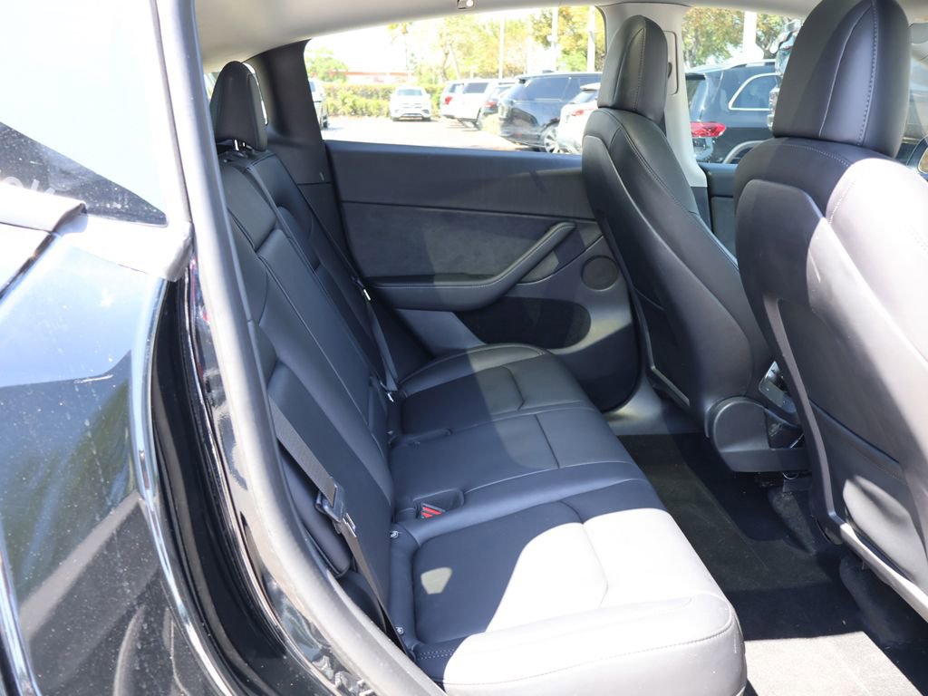 Used 2022 Tesla Model Y Performance image 38